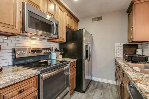 Stylish Updated 2 Bdrm Near Old Town Scottsdale
