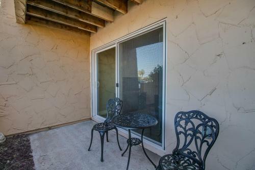 Stylish Updated 2 Bdrm Near Old Town Scottsdale