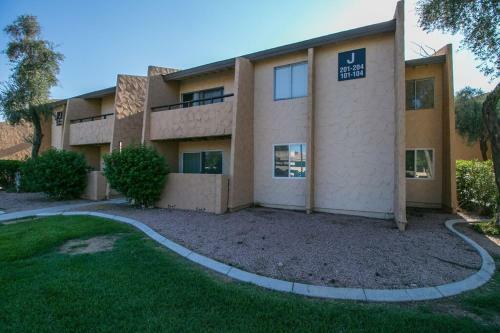 Stylish Updated 2 Bdrm Near Old Town Scottsdale
