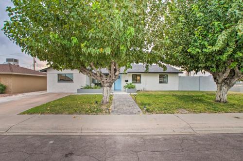 Scottsdale Home With Yard 3 Miles To Old Town!