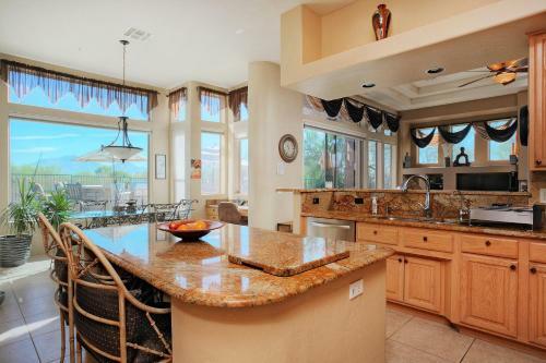 Spectacular Desert Retreat