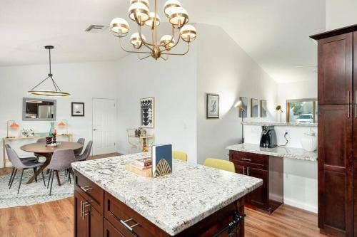 Desert Escape 3-bedroom Home Close To Golf