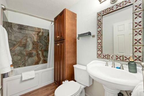 Desert Escape 3-bedroom Home Close To Golf