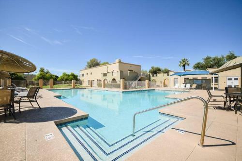 Luxury Condo- Walk To Old Town, Scottsdaleking II