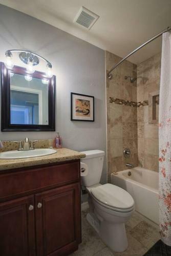 Luxury Condo- Walk To Old Town, Scottsdaleking II