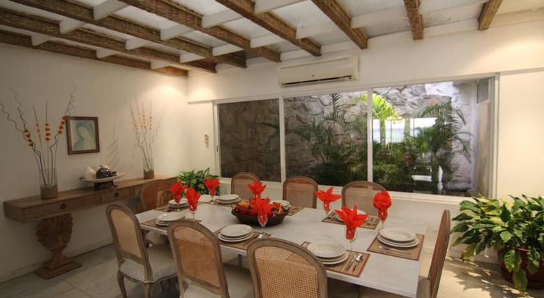 Casas Y Villas Real Estate - Casa Aldila