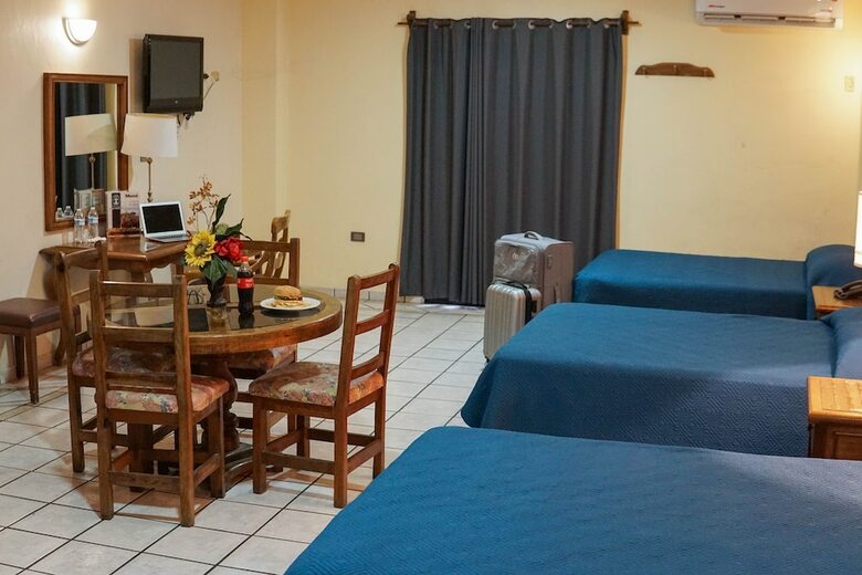 Hotel Las Fuentes