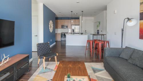 Wanderjaunt - Alexan Scottsdale Apartments