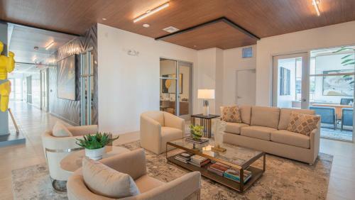 Wanderjaunt - Alexan Scottsdale Apartments