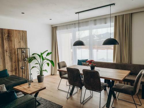 Four Peaks Apartment