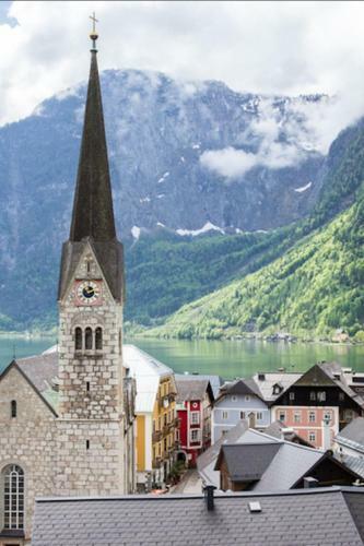 Hallstatt Lake View House