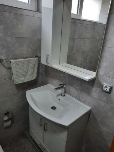 Apartamento Vrani? House