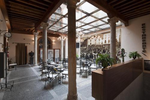 Hostal Posada Real Los Cinco Linajes