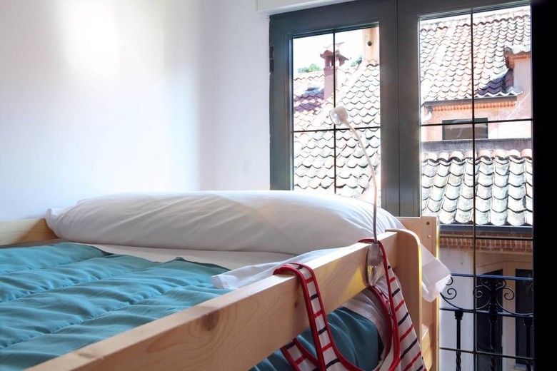 Hostal Duermevela Hostel