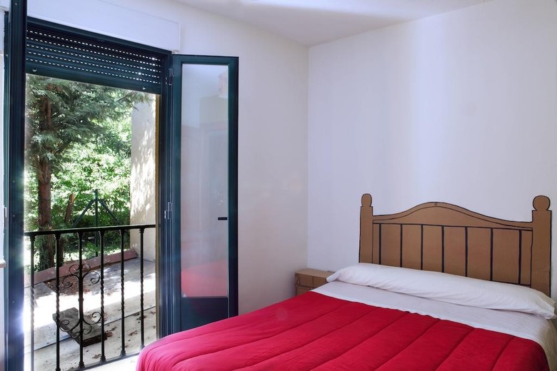 Hostal Duermevela Hostel