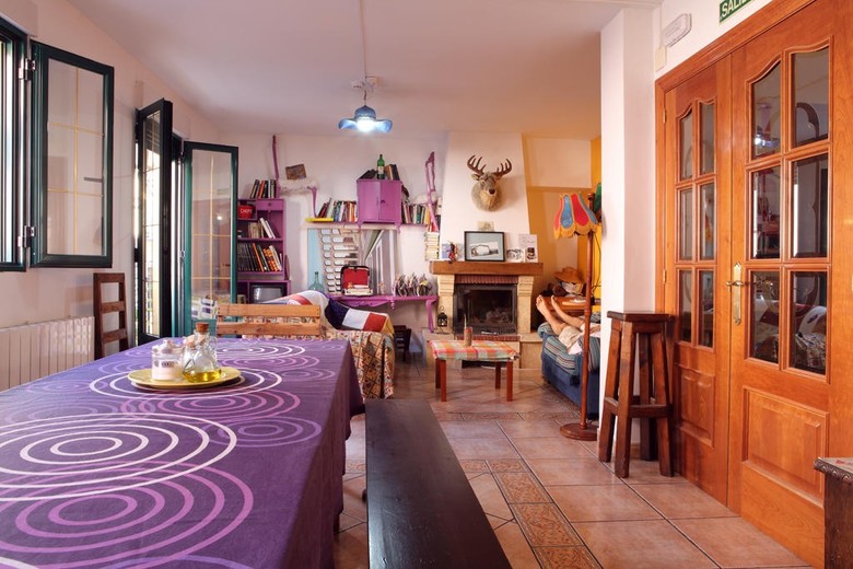 Hostal Duermevela Hostel