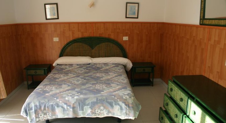 Apartamentos Y Bungalows Finca Col�n