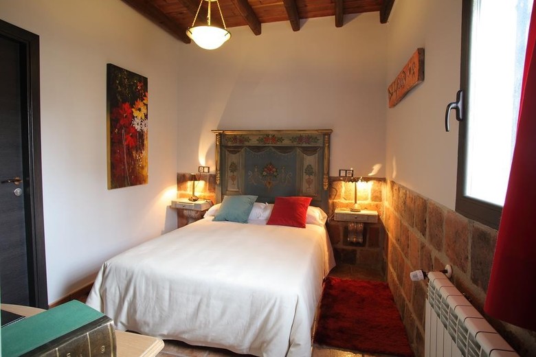 Hostal Douris Temple