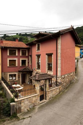 Apartamentos La Regoria