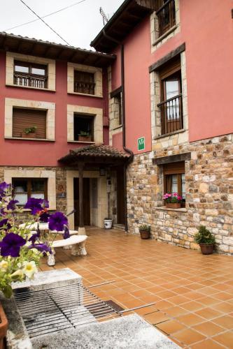 Apartamentos La Regoria