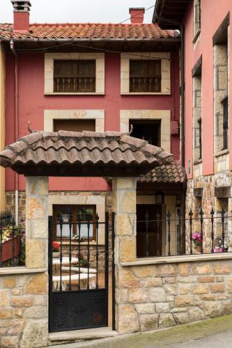Apartamentos La Regoria