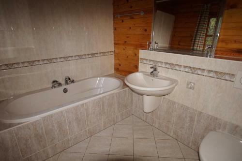 Waldhaus Eichh�rnchen