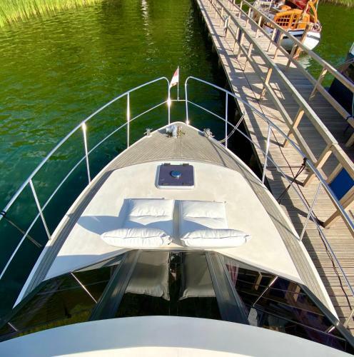 Luxusurlaub Auf Der Amavida Yacht / Scharm�tzelsee
