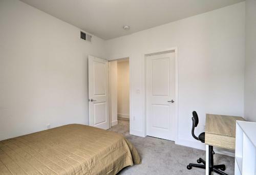 Modern Bay Area Retreat About 7 Mi To Shoreline!