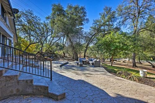 Peaceful Home On Acreage, Walk To Folsom Lake