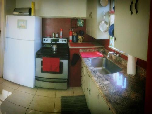 Cozy Muir Cottage - In Town - Pet Friendly