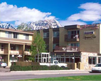Hotel Amethyst Lodge