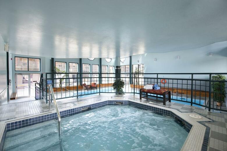 Hotel Tonquin Inn