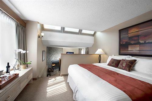 Hotel Tonquin Inn