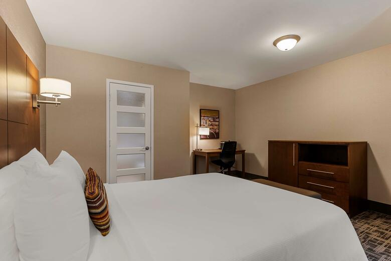 Best Western Ville Marie Hotel & Suite
