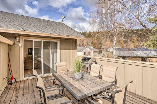 Mount Shasta Escape With Balcony About Walk To Dtwn