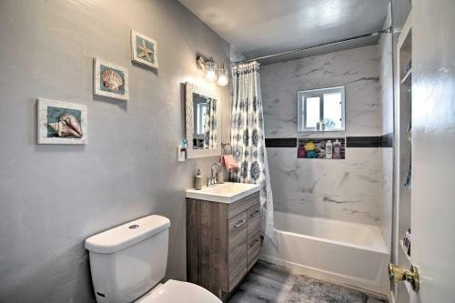 Sunny San Diego Home With Yard, 8 Mi To Beaches!