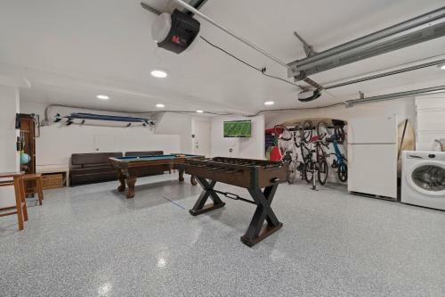Ocean View AC Heated Pool Jacuzzi Tennis Bikespool Table Foosball Bikes