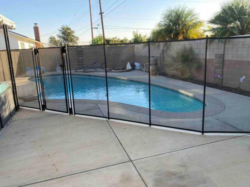Cheerful 3 Bedroom Residential Home With Pool