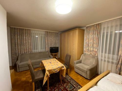 Hostal Hotel Flora