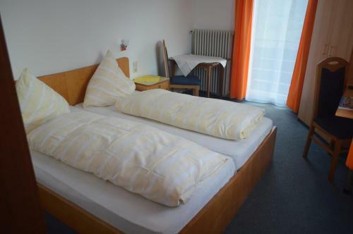 Hostal Hotel Adler Post