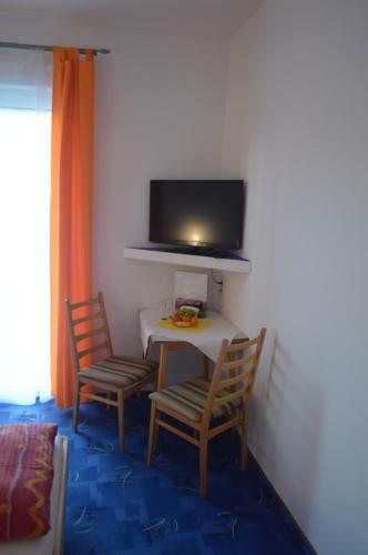 Hostal Hotel Adler Post