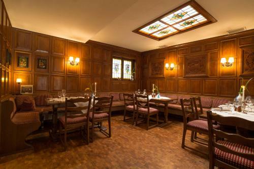 Hotel Und Weinhaus Zum Krug