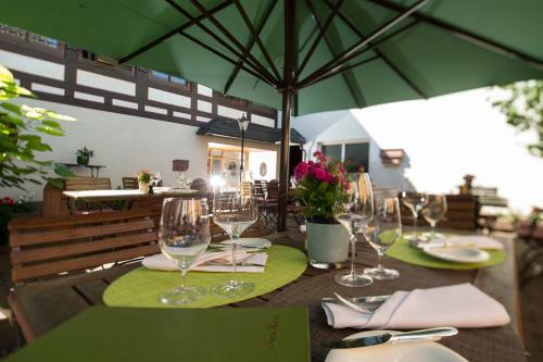 Hotel Und Weinhaus Zum Krug