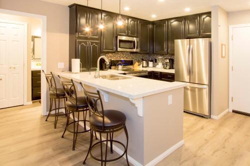 Apartamento St Anton Courtyard View 2-bedroom Condos With Two Oversized Jacuzzi Spas