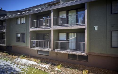 Apartamento St Anton Courtyard View 2-bedroom Condos With Two Oversized Jacuzzi Spas