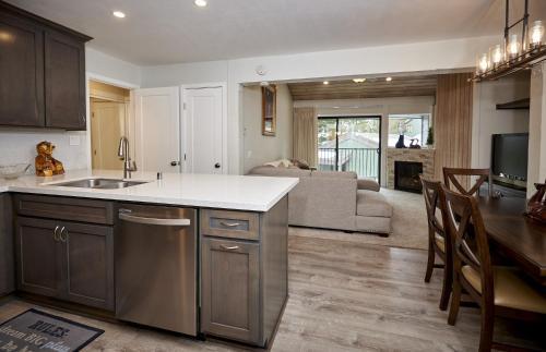 Apartamento St Anton Courtyard View 2-bedroom Condos With Two Oversized Jacuzzi Spas
