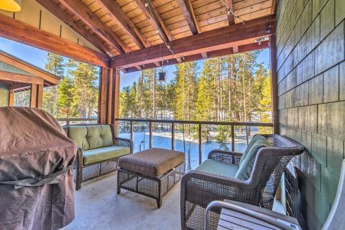 Central Mammoth Lakes Townhome With Private Hot Tub!
