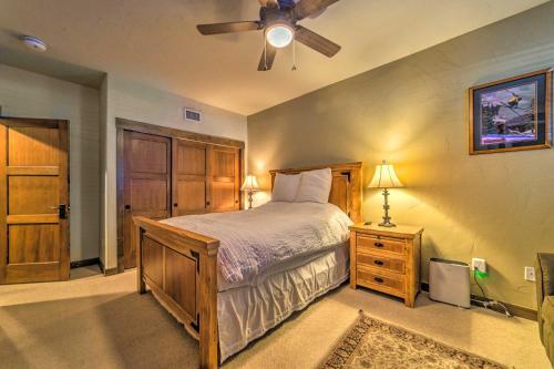Central Mammoth Lakes Townhome With Private Hot Tub!