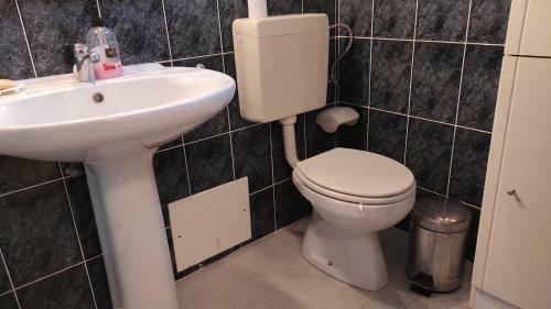Pat� Apartment
