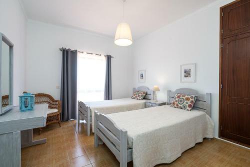 Casa Costa E Silva - 4 Bedrooms Apart With Private Pool In A Quiet Location